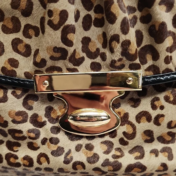 THE FIND Leopard Print Shoulder Bag with Gold Accents,with  Key Chain - Picture 3 of 16